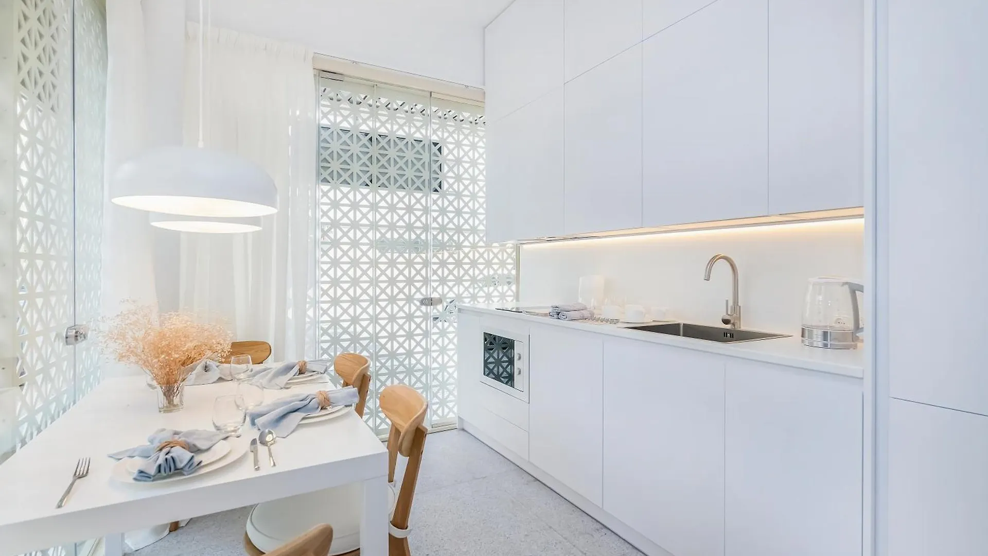 Bhost - Lumiere Suites Cordoba
